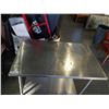 Image 3 : STAINLESS WORK TABLE