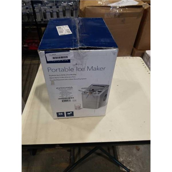 INSIGNIA 26 LB ICE MAKER TESTED AND WORKING - RETAIL $199