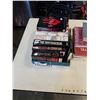 Image 2 : LOT OF FIRE ARM BOOKS AND BOX OF STEPHEN KING AND OTHER NOVELS