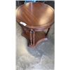 Image 1 : ROUND DEILCRAFT END TABLE