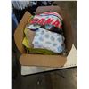 Image 1 : BOX OF TOWELS, WASHCLOTHS, FACECLOTHES AND MORE