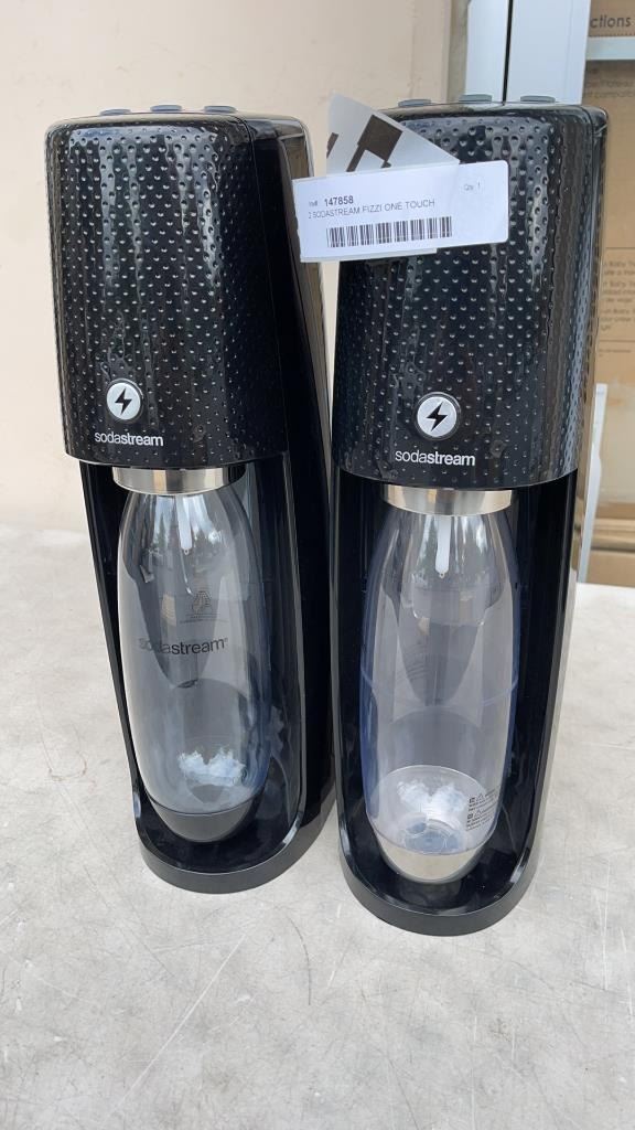 2 SODASTREAM FIZZI ONE TOUCH MACHINES WITH BOTTLE NO CO2 STORE DEMOS NO ...