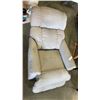 Image 2 : LAZYBOY ELECTRIC RECLINING CHAIR