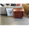 Image 1 : 3 DRAWER SIDETABLE AND FLORAL OIL PAINTING