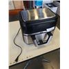 Image 2 : BELLA PRO SERIES TOUCHSCREEN 9QT DUAL ZONE AIR FRYER  TESTED AND WORKING - RETAIL $349