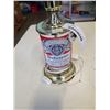 Image 8 : VINTAGE BUDWEISER LIGHT W/ GLASS SHADE