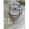 Image 2 : ANTIQUE CAST IRON PRESS