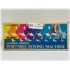 Image 1 : Vintage Portable Sewing Machine