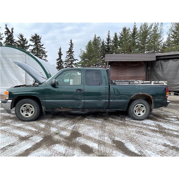 GMC Green Sierra Truck 2002, 260,000KM. $1500 Reserve