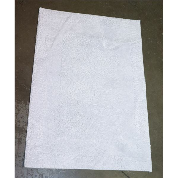 STORE RETURN WHITE MAT