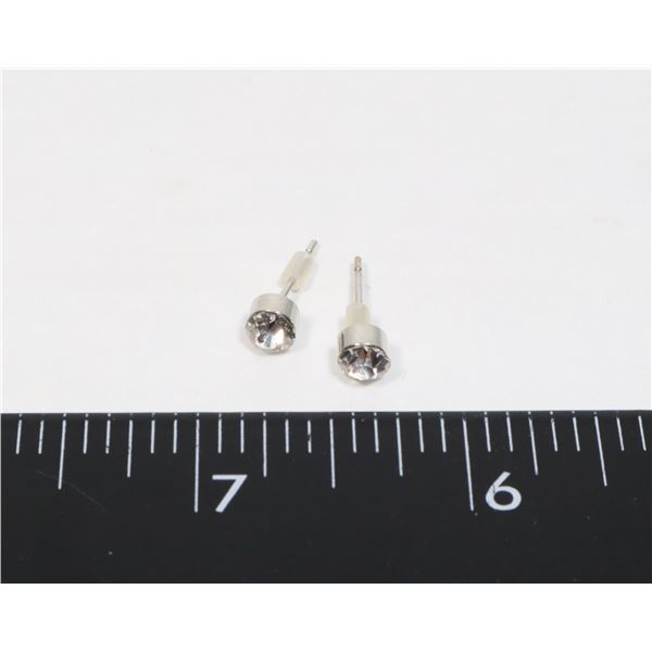 SILVER TONE ROUND RHINESTONE STUD EARRINGS