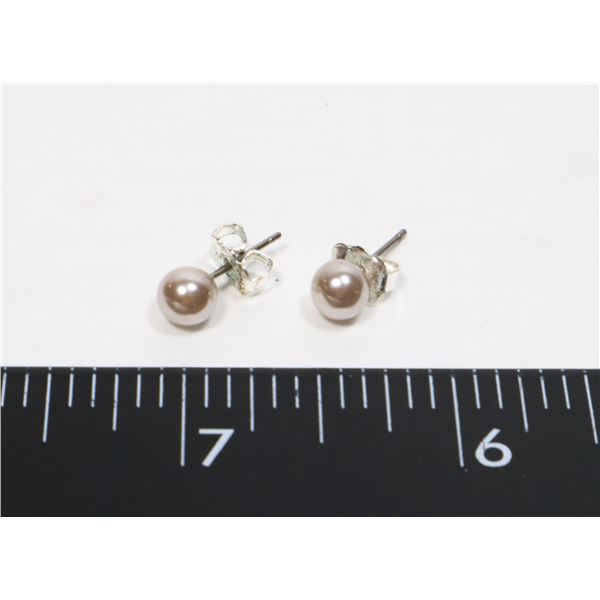 FAUX PEARL STUD EARRINGS