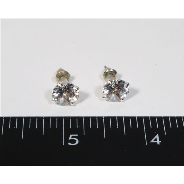 SILVER TONE RHINESTONE STUD EARRINGS