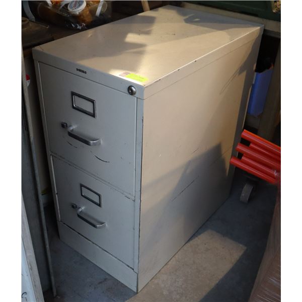 METAL FILING CABINET (NO KEY)