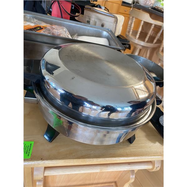 Waffle maker and other kitchen items