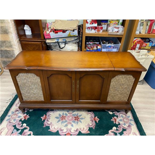 Record player cabinet