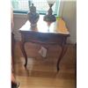 Image 3 : Coffee and 2 end tables