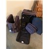 Image 2 : Suitcases