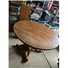 Image 1 : 4ft oak table and two leaves