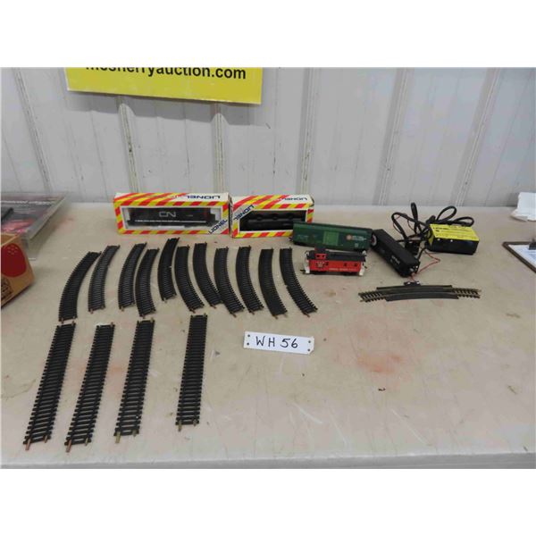 Lionel Ho Locomotive , 4 Cars , Track + Transformer