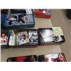 Image 6 : 17 Hockey Tins with 200 Random Cards in Each