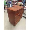 Image 2 : Mid Century 4 Drawer Dresser 18" x 33" x 41"