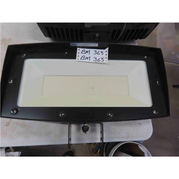 2 Outdoor Lights - 300 Watts 10.25" x 20.25"