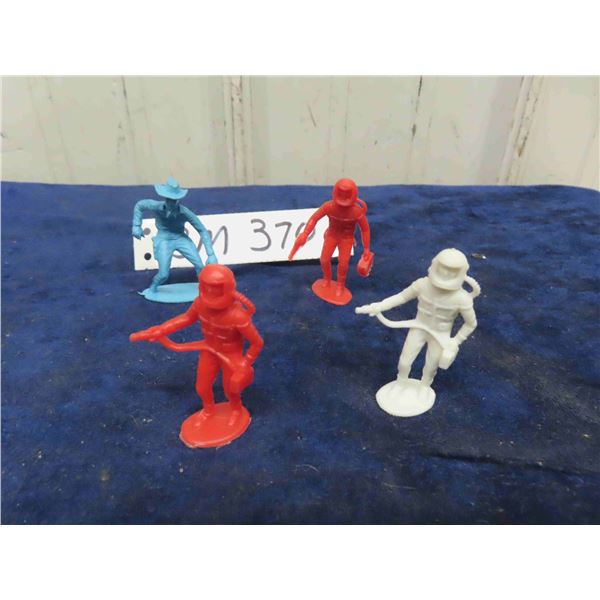 Plastic Astronauts 2" tall