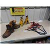 Image 1 : 2 Booster Cables, (2) 2 Ton Stabilizing Jacks, Pair of Sz 9.5 Work Boots