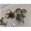 Image 2 : 4 Acetylene Gauges, 