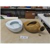Image 1 : 2 Vintage Bed Pans