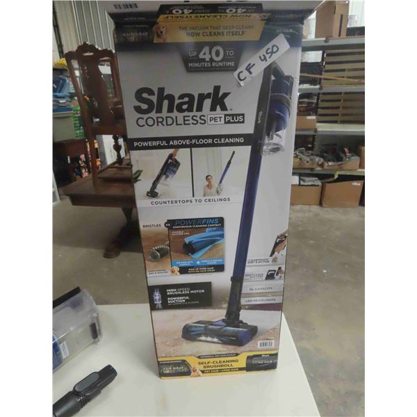 Shark 40Amp Cordless Vac