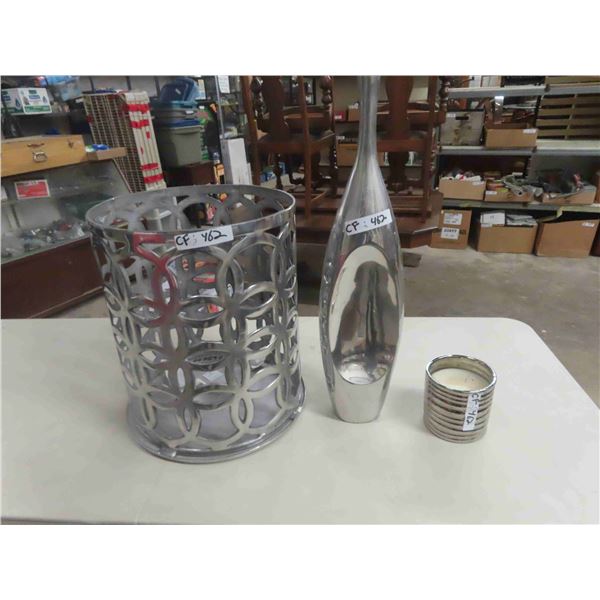 Planter 15" x 18" & 2 Vases 