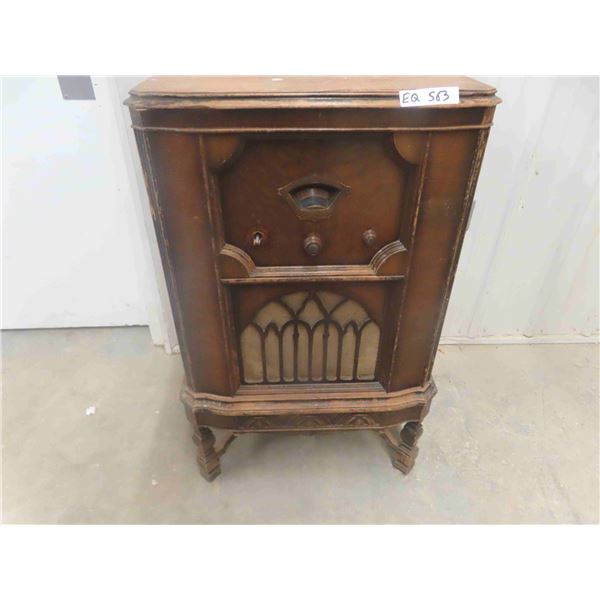 Majestic Cabinet Radio 13" x 23" x 38"