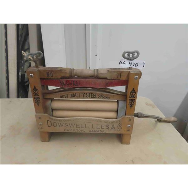 Wringer for Old Washing Machine - No Labels 15" x 26.5"