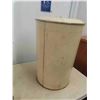 Image 3 : Metal Flour Bin 16" x 25"