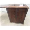 Image 3 : Treadle Sewing Machine, Oak Cabinet 18" x 26" x 31"