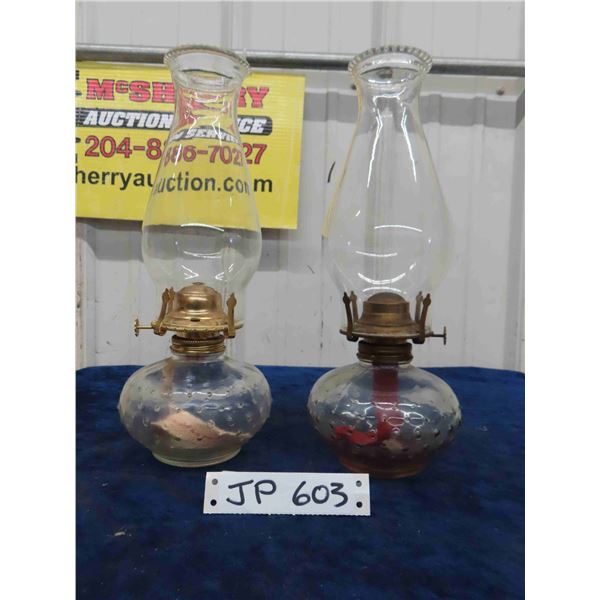 1 Pair of Oil Lamps with Chimneys