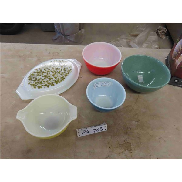 4 Pyrex Bowls & 1 Other Bowl