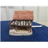 Image 2 : 4 Hand Painted Houses - 2 by David Winter - Little Market, Wine Merchant, 