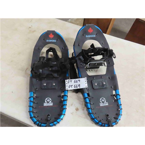 Yukon Badger 8" x 21" Snow Shoes