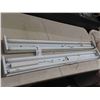 Image 1 : (2) 48" Fluorescent Light Fixture