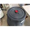 Image 3 : 45 Gal Rain Barrel with Lid