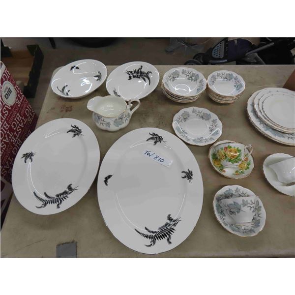 31 pcs Royal Albert - Various Patterns