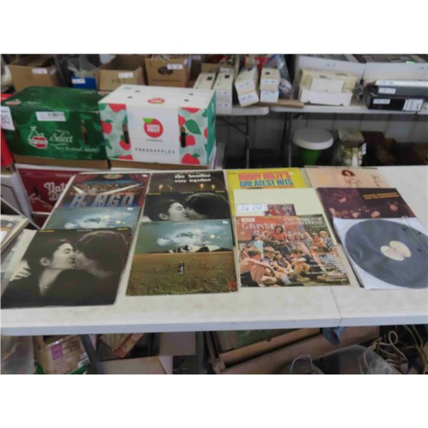 12 Albums : Beatles , Plus