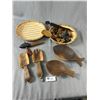 Image 1 : Lot Of Carved Wood, Baskets & String Instruments