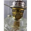 Image 3 : 2 Aladdin Washington Drape Oil Lamps - 1 w/ Spider, 1 Model B Burner