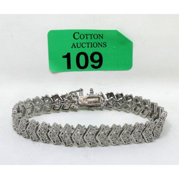 1.02 CTW Diamond Studded Tennis Bracelet 