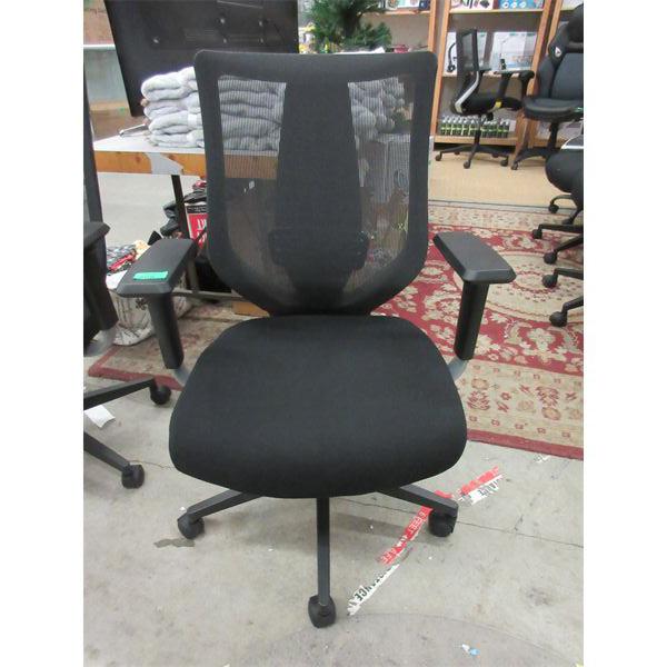 New Mesh Back Office Chair with Fabric Seat