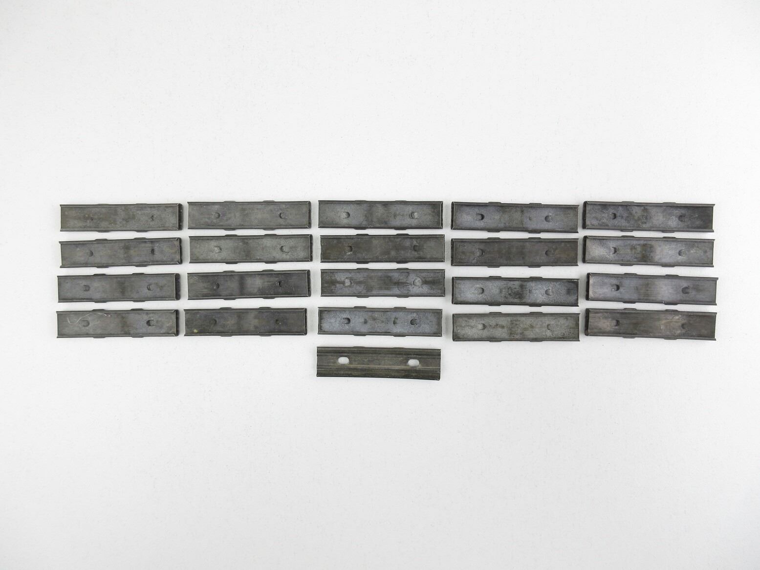 K98 / 8MM MAUSER TYPE STRIPPER CLIP LOT - Switzer's Auction & Appraisal ...